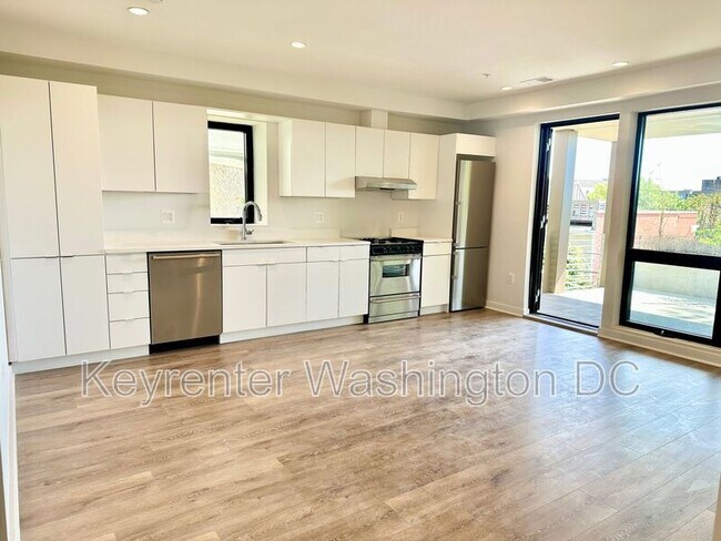 Building Photo - 1460 Belmont St NW