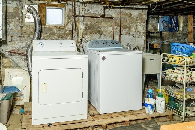 Building Photo - 720 S Park Ave