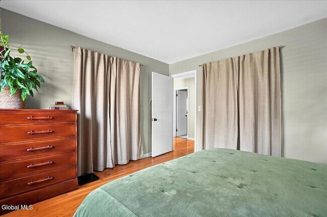 Building Photo - 4 Willey St