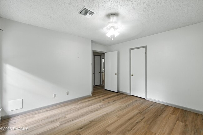 Building Photo - 301 Estainville Ave