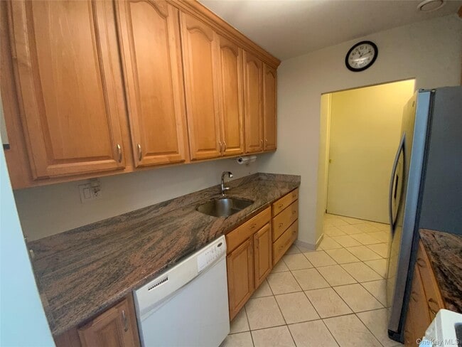 Building Photo - 269-10 Grand Central Pkwy