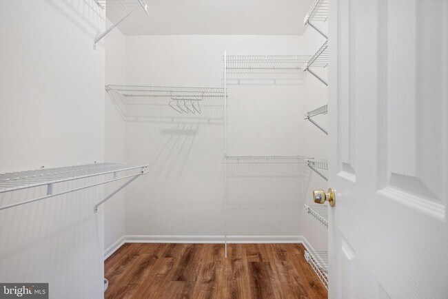 Building Photo - 12260 Greenleaf Ave