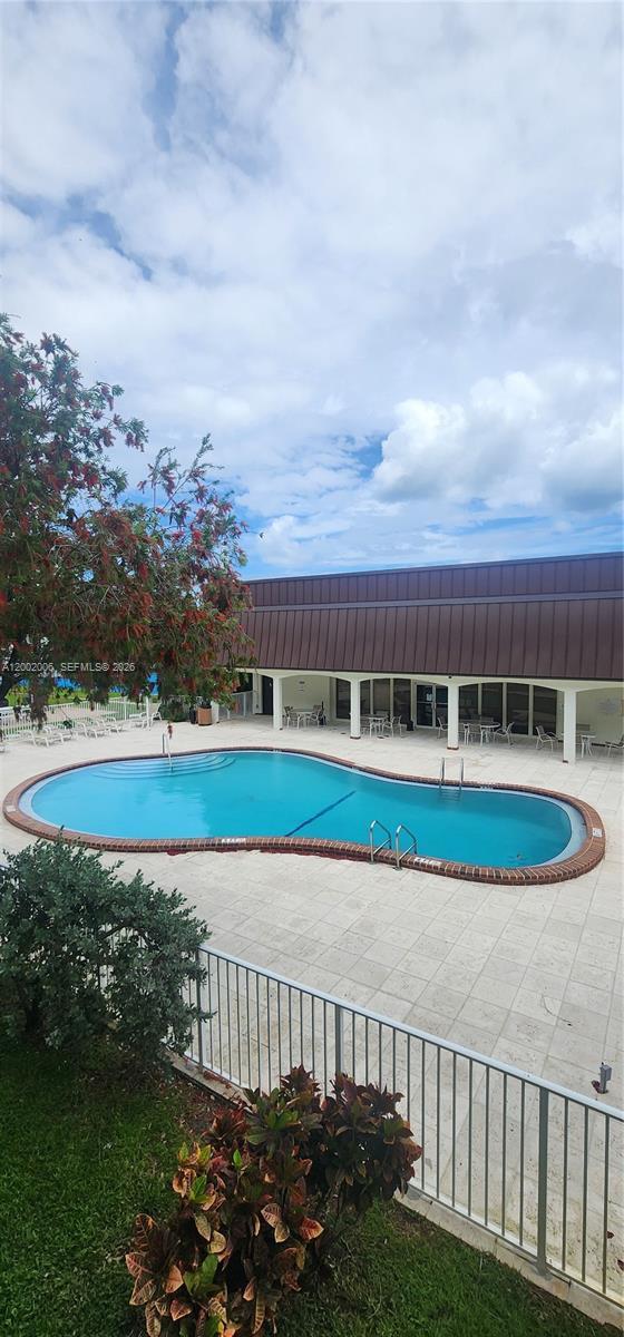 Building Photo - 500 NE 2nd St