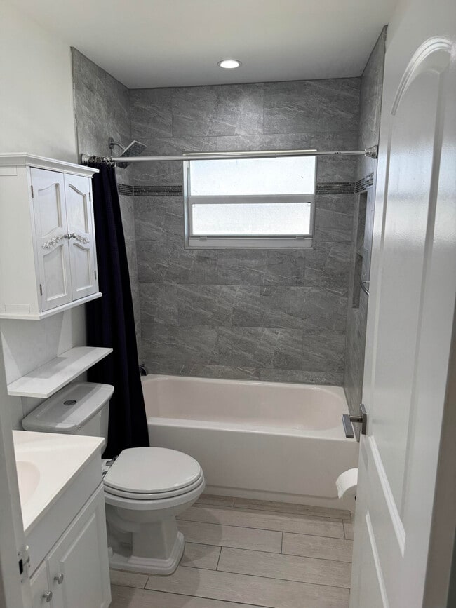 Building Photo - 669 Monaco Ct