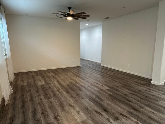 Building Photo - 1113 Greenbrier Dr