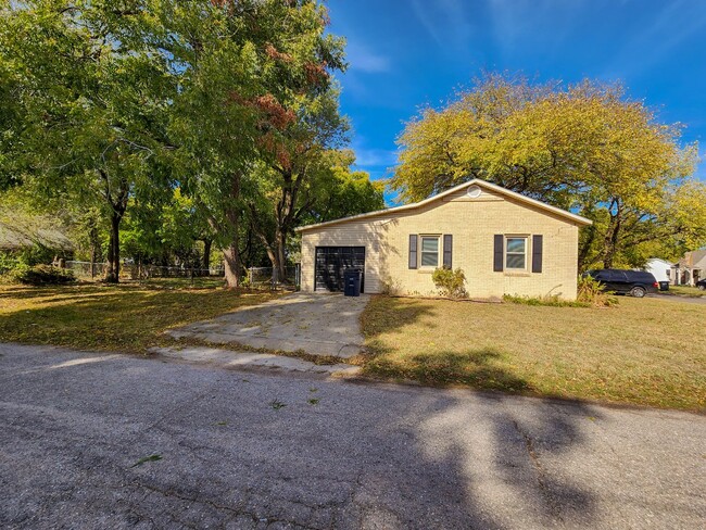 Building Photo - Newly Renovated 3 bedroom 1 bath home in S...