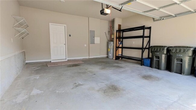 Building Photo - 3668 Acorn Dr