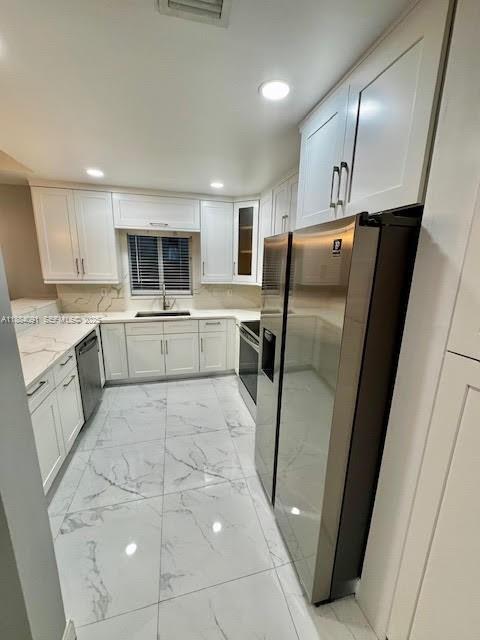 Building Photo - 2706 NE 30th Pl