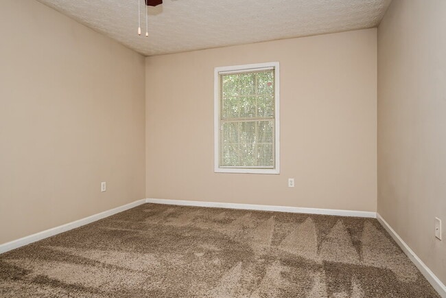 Building Photo - 1053 Wedgewood Ct NE