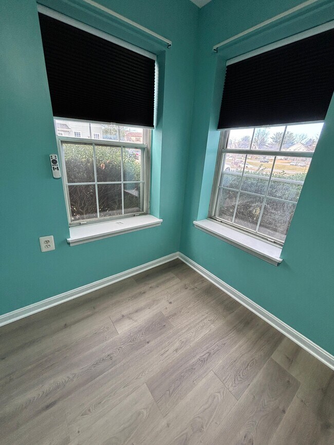 Building Photo - 5701 Lavender Plaza