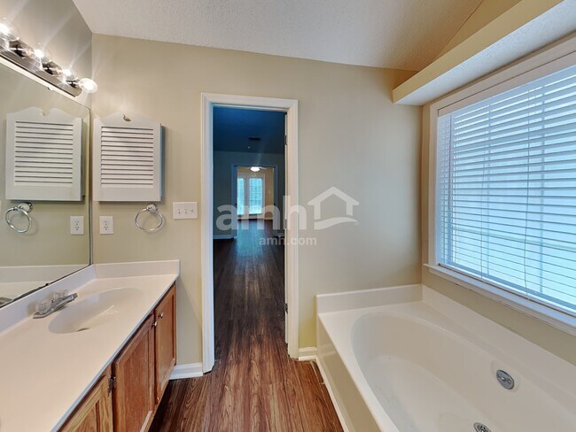 Building Photo - 4902 Hunters Bluff