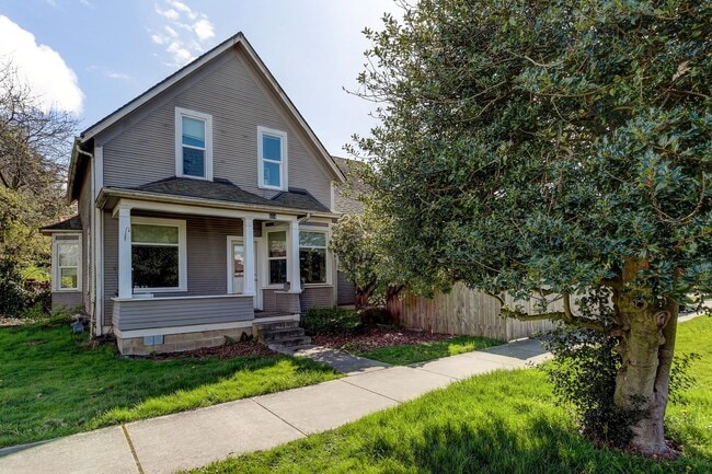 Building Photo - 614 Potter St