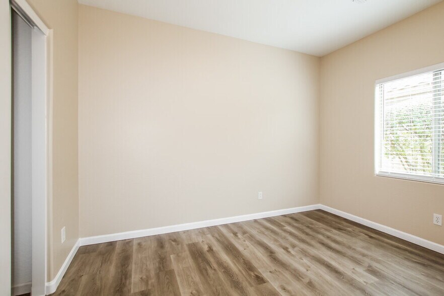 Building Photo - 14514 N 162nd Ln