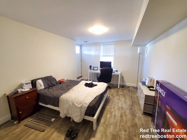 Building Photo - 77 Rock Glen Rd