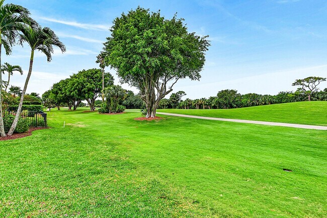 Building Photo - 1128 Crystal Dr