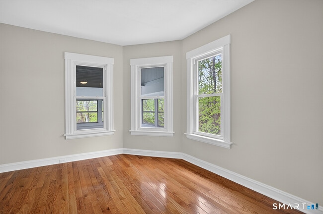 Building Photo - 95 Parrott Ave