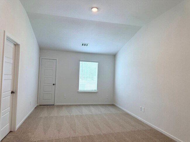 Building Photo - 16238 Parish Pointe Ct