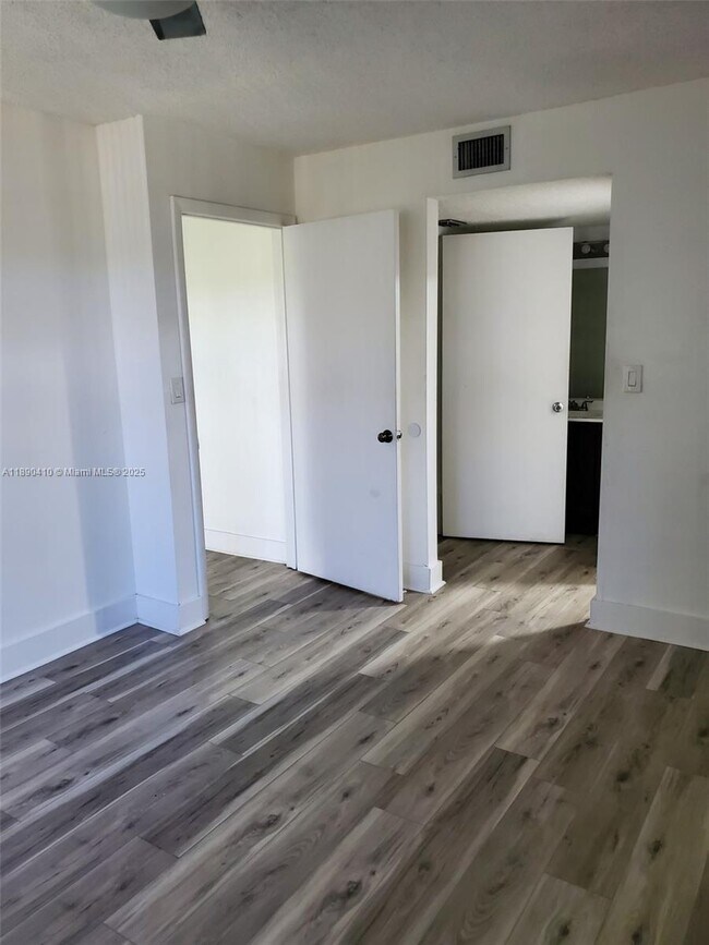 Building Photo - 14260 SW 57th Ln