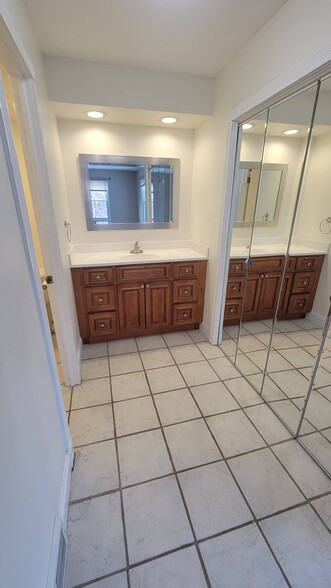 Master Bedroom Vanity - 2107 Glouchester Dr