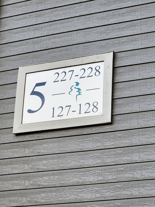 Building Photo - AVAILABLE NOW! 2-Bedroom, 2-Bathroom Condo...