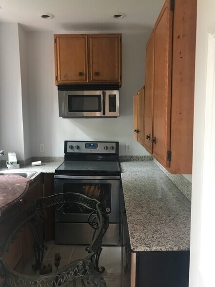 Building Photo - 365 Marlborough St