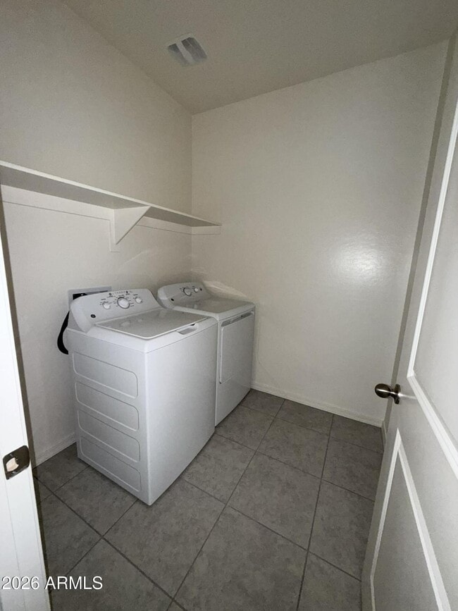 Building Photo - 4342 E Kolin Ln