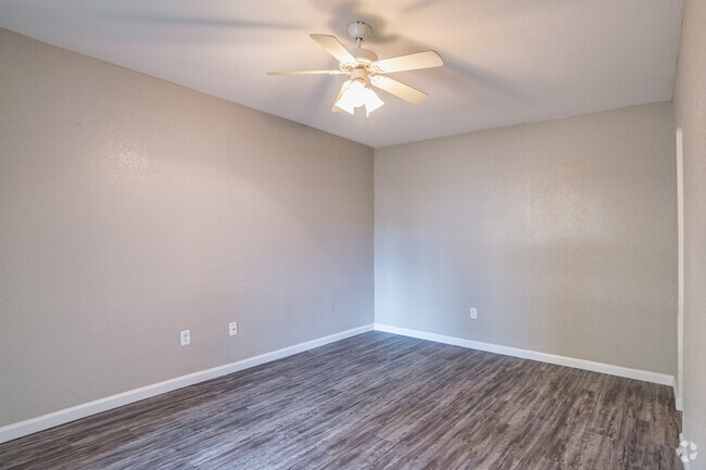 1BR, 1BA - 700SF - The Phoenix