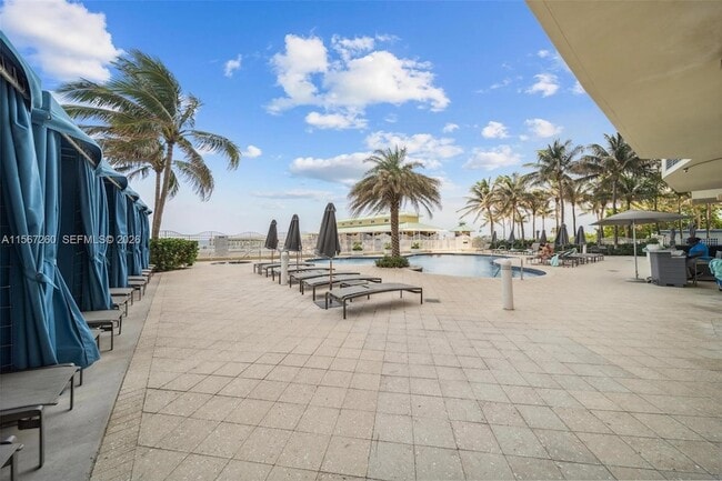 Building Photo - 16699 Collins Ave