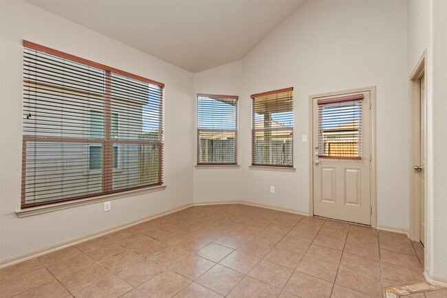 Building Photo - 8734 Auburn Mane Dr
