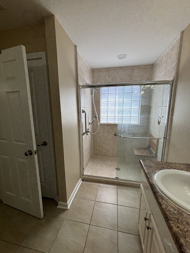 Building Photo - FOR RENT in Dothan , AL!!