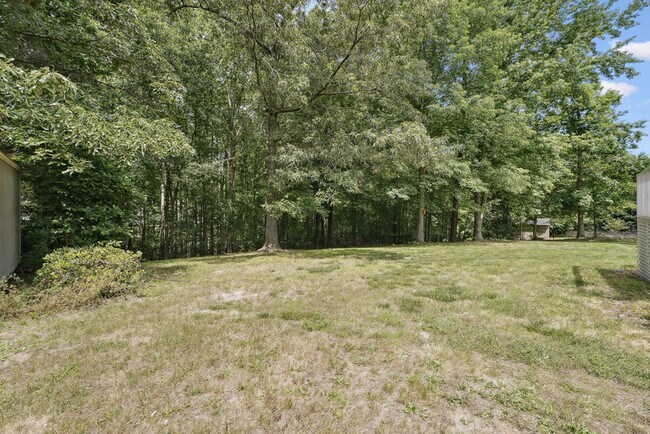Building Photo - 223 Wintergreen Dr