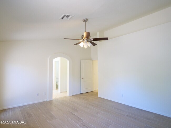 Building Photo - 6831 W Rifle Way