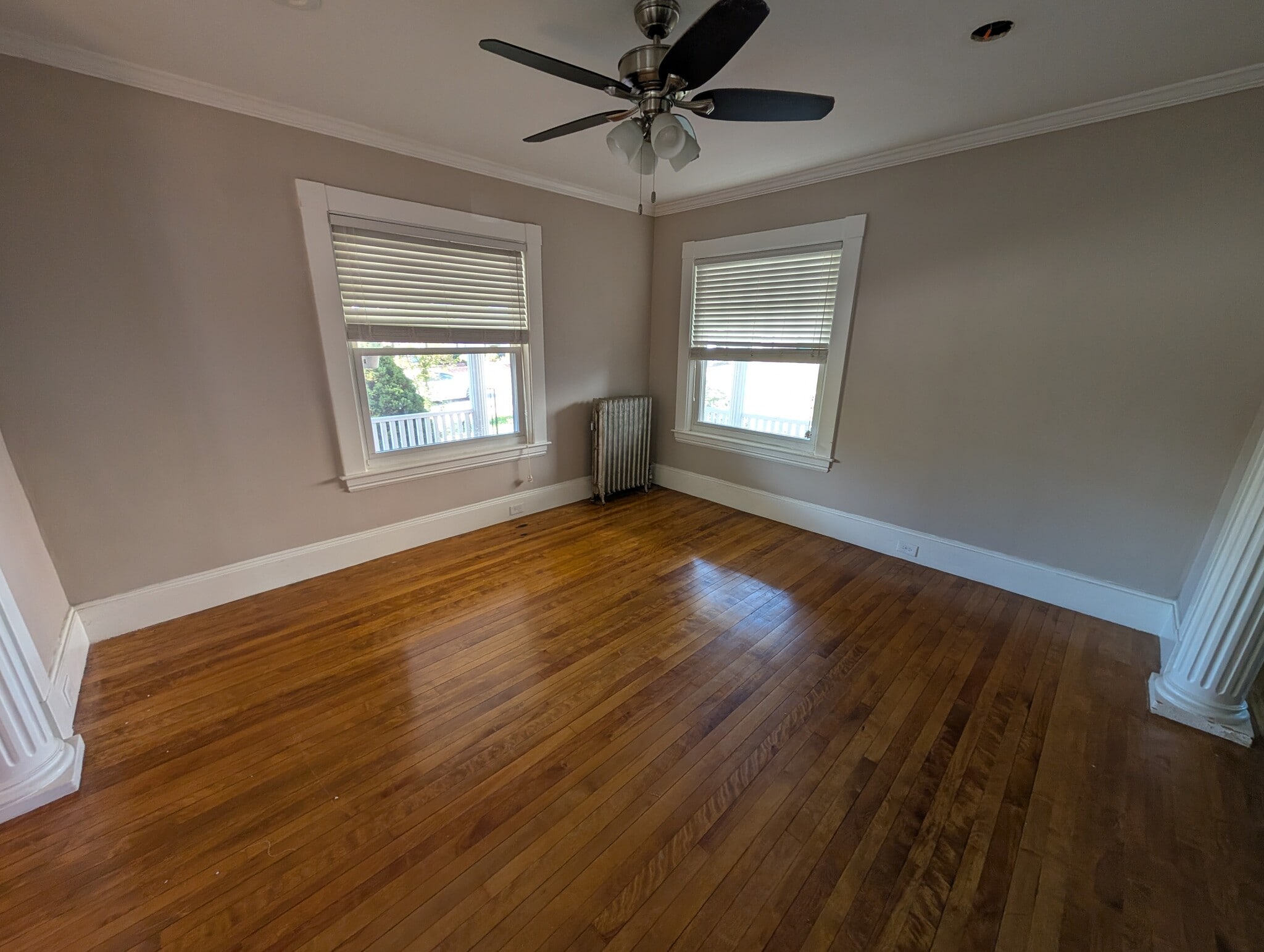 Den - 897 Union St