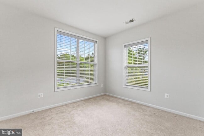 Building Photo - 43247 Loudoun Reserve Dr