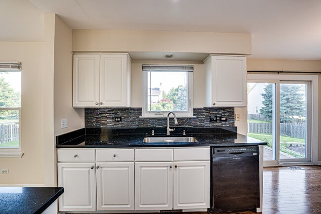 Building Photo - 3951 Nicholas Ct