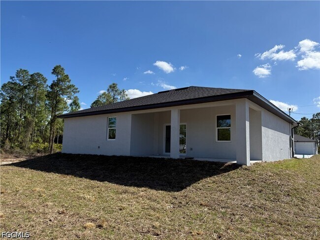 Building Photo - 1115 Cove St E