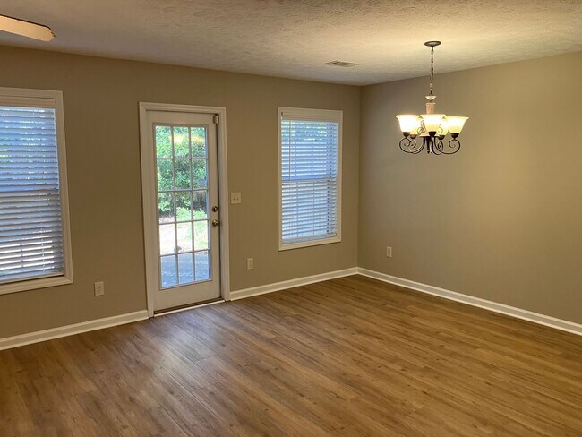 Building Photo - Asbury Hills Condominiums-2428 E. University,  Unit 1106