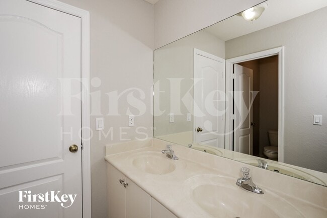 Building Photo - 10223 SW 227th Ln