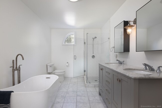 Building Photo - 107 CT-126
