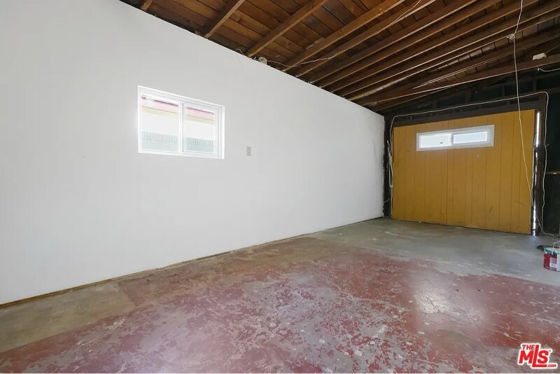 Building Photo - 430 E 184th St