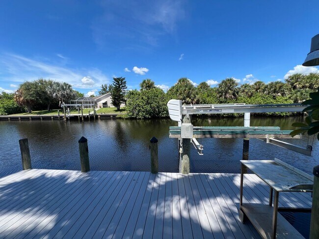 Building Photo - FURNISHED SHORT TERM RENTAL - 3 Bed / 2 Bath - Single Family Pool Home - $5,000/month ** Heated S...