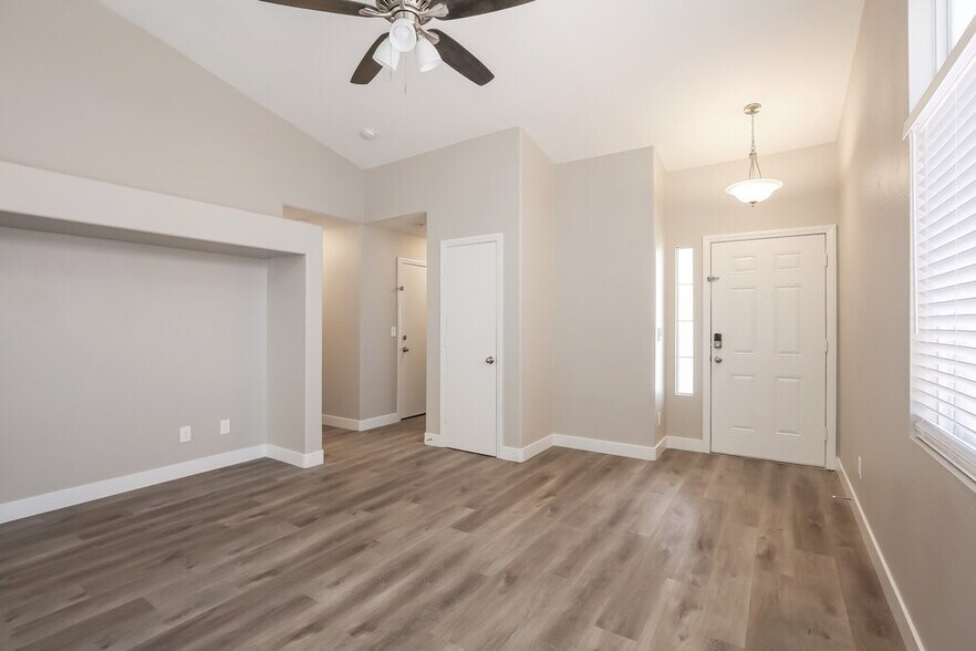 Building Photo - 4421 Ivory Jade Ave