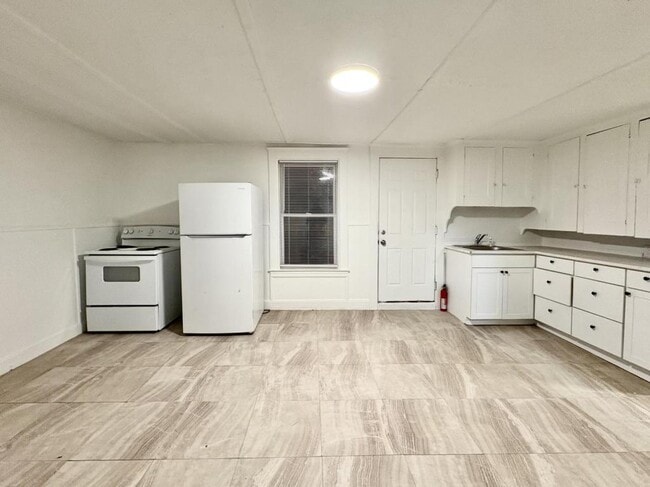 Building Photo - 117 Pierce St