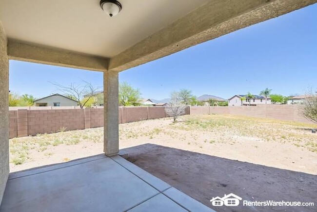 Building Photo - Recently updated 3 Bed, 2 Bath home in Tuc...