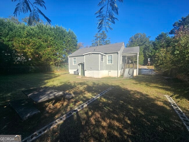 Building Photo - 68 Fourth St Ext