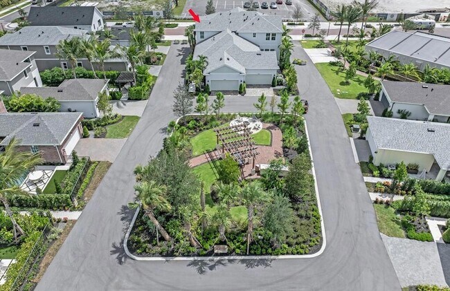 Building Photo - 925 SW Pr Ave