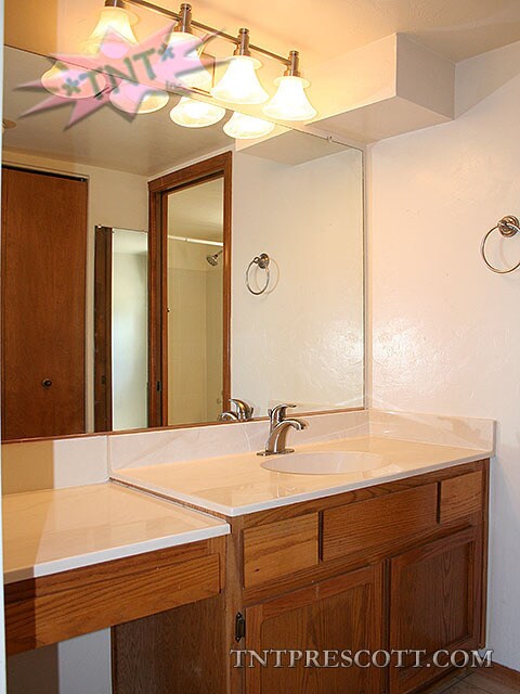 Building Photo - Pine Creek Estates Townhome