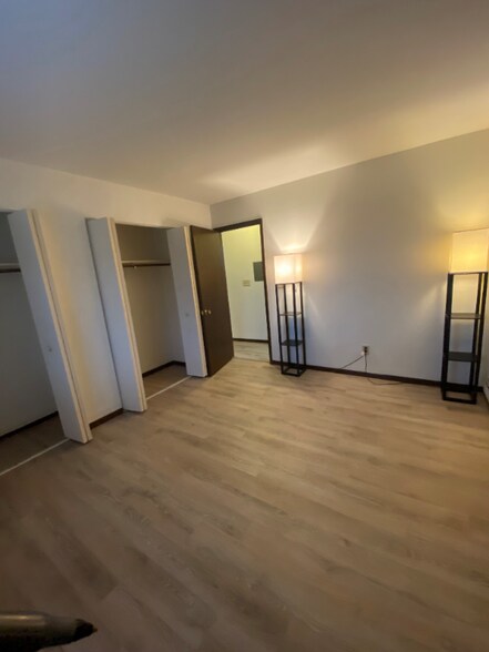 Building Photo - 6450 W Norwich Ave