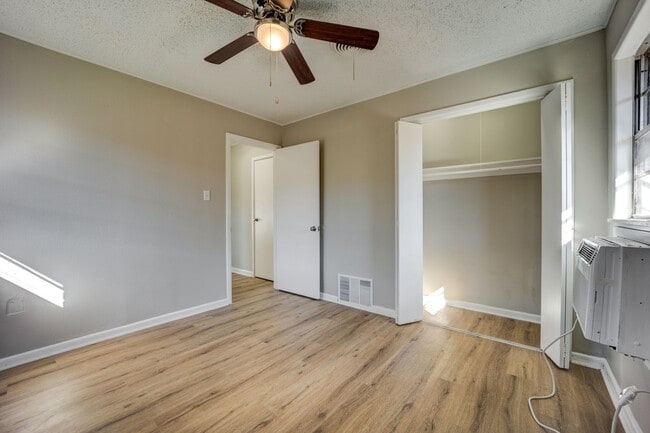 Building Photo - SF-066-601 &amp; 603 South 16th Street Duplex