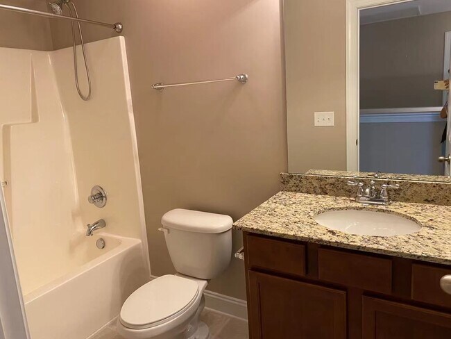 Building Photo - newly updated SFH with no carpet